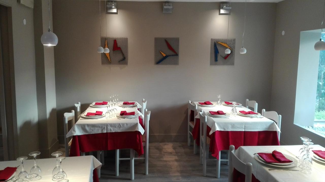 Hotel & Ristorante L'Angoletto In Selci Selci  Exterior photo